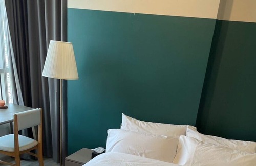 Ratchadaphisek Apartment | Fantastic condo near MRT Huai Khwang