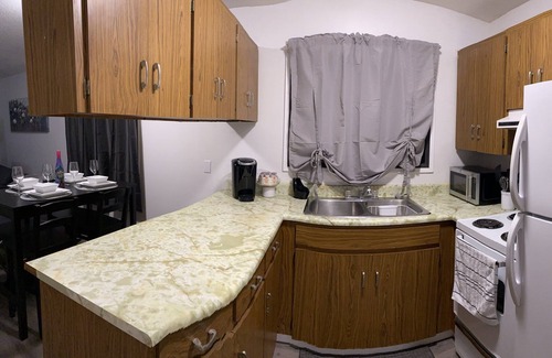 North End Apartment | Fantastic 1 Bedroom Suite in Downtown Kelowna