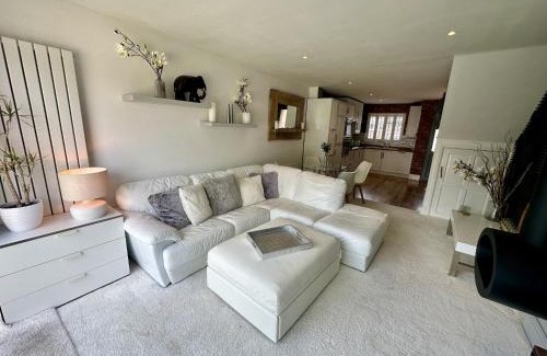 Royal Leamington Spa House | Fantastic 2-Bed House with Parking - Hosted by Hutch Lifestyle