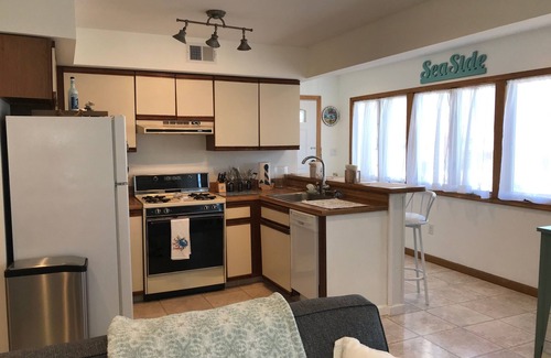 Seaside Heights Condo | Fantastic 2-bedroom condo 1 block from the beach