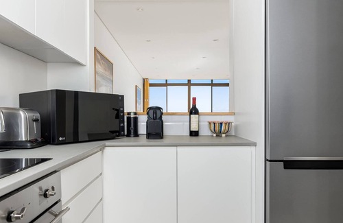 Mouille Point Apartment | Fantastic 2 Bedroom Ocean View Apartment
