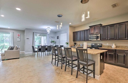 West Kissimmee House | Fantastic 2 KING bed EnSuite Villa w heated pool HOT TUB Mins to Disney