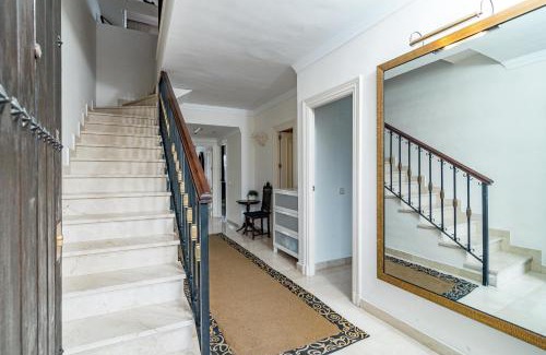 Marbella House | Fantastic 3 bedroom Townhouse in Aloha Pueblo Close to the Golf Course and has Amazing Mountain Views
