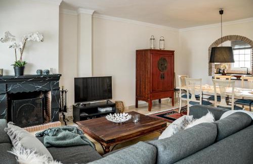 Marbella House | Fantastic 3 bedroom Townhouse in Aloha Pueblo Close to the Golf Course and has Amazing Mountain Views