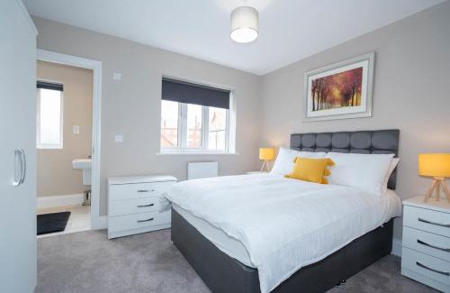 Smethwick House | Fantastic 3BR House in Birmingham With Garden