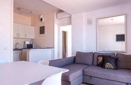 Es Canar Apartment | Fantastic Apartment by the Sea with Air Conditioning, Wi-Fi, Pool & Terrace