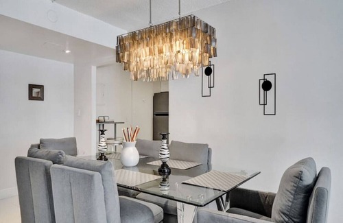 Mid Beach Apartment | Fantastic condo w beach service/615