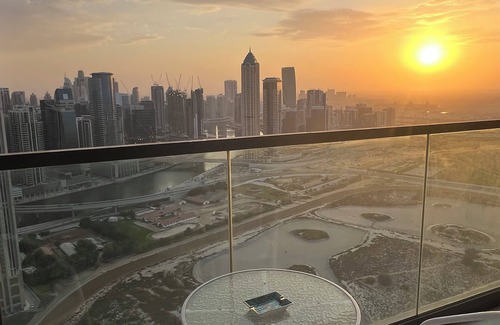 Bur Dubai Apartment | Fantastic Downtown-Skyline and Sea-View, 44th. floor, Pool, Gym, Luxury Studio