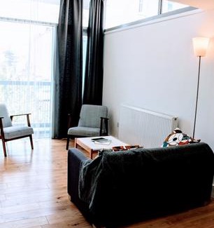 Newhaven Apartment | Fantastic Edinburgh Let - Unique Sculpture Studio!