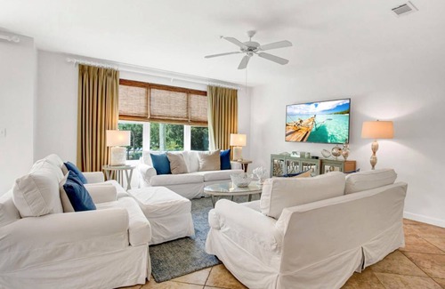 Sandestin House | Fantastic location lake views and a golf cart!