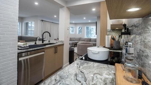 Village North House | Fantastic Location Spacious 4 Bed, Village Location Shared Hot Tub