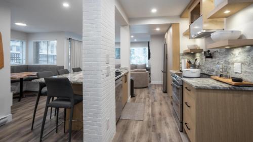 Village North House | Fantastic Location Spacious 4 Bed, Village Location Shared Hot Tub