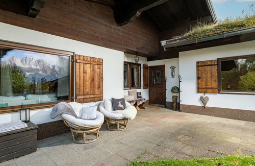 Oberndorf in Tirol Ski Chalet | Fantastic mountain view chalet, 10 min to Kitzbühel, ski in ski out, 8 persons
