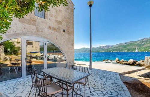 Cove Tri Zala (Zrnovo) Villa | Fantastic Seafront Villa 4 Bedrooms Villa Samostan Prestige Stunning Sea Views & Enclosed Garden With Private Pool Korcula