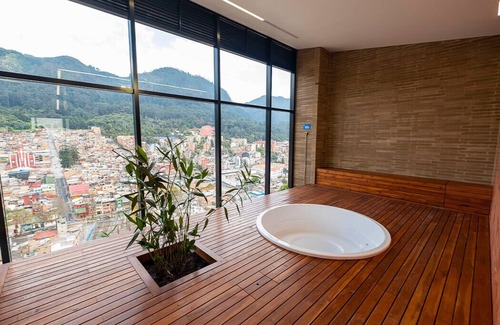 Centro International Apartment | Fantastic Studio Loft In a luxury Condo in the heart of Bogotá