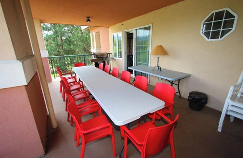 Quail Ridge Apartment | Fantastic Studio With 2 Private Decks! (201B)
