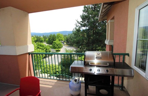 Quail Ridge Apartment | Fantastic Studio With 2 Private Decks! (201B)