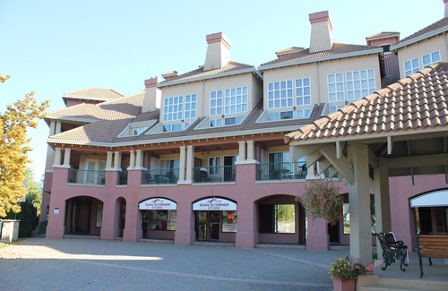 Quail Ridge Apartment | Fantastic Studio With 2 Private Decks! (201B)