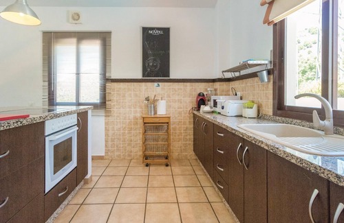Almunecar House | Fantastic vacation home with stunning panoramic views of the Sierra.