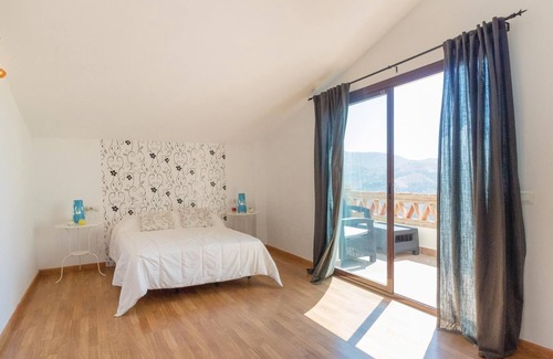 Almunecar House | Fantastic vacation home with stunning panoramic views of the Sierra.