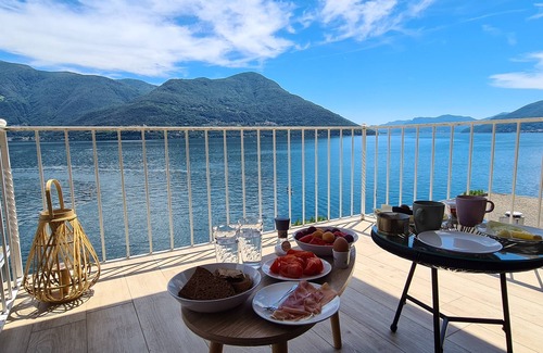Brissago Apartment | Fantastic view with vacation apartment Lago Maggiore, 80m2, 4 persons, renovated