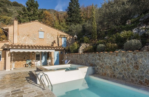 Camaiore Villa | Fantastic villa with pools, 4 bedrooms and 4 bathrooms.