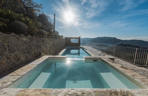 Camaiore Villa | Fantastic villa with pools, 4 bedrooms and 4 bathrooms.