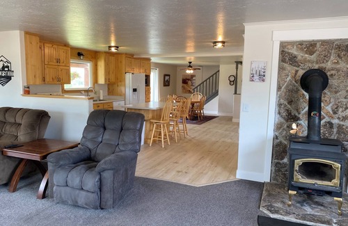 Geneva House | Farm house in Smoot. Close to hiking, snowmobiling, atv, and hunting spaces.
