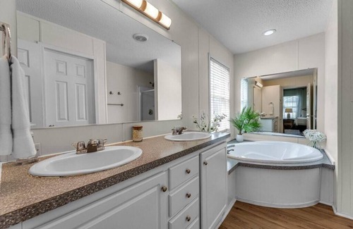Kernersville House | Farm Retreat With Beautiful Views and Animals!