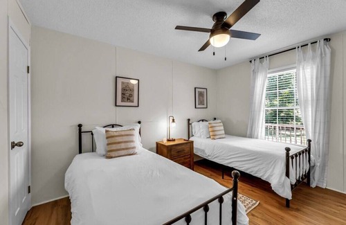 Kernersville House | Farm Retreat With Beautiful Views and Animals!