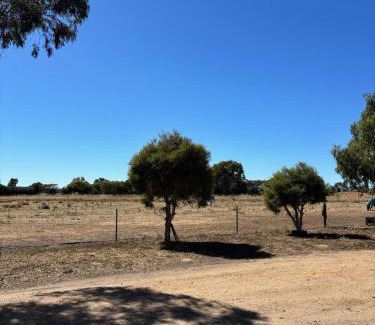Yarrawonga House | Farm Stay 5 minutes from town