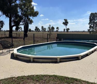 Yarrawonga House | Farm Stay 5 minutes from town
