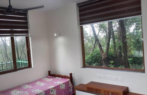 Irinjalakuda Villa | Farm stay in a coffee plantation near Athirappally