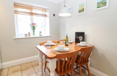 Painswick House | Farm View Lodge