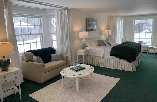 West Dover House | Farmhouse 2 and 3 - Farm Road Estate - 3mi to Mt Snow
