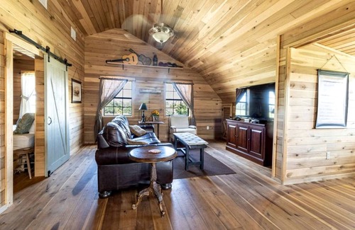 Grapetown House | Farmhouse ∙ 2 bedrooms ∙ 4 guests