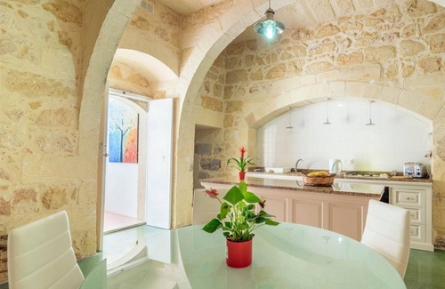 Xaghra Villa | Farmhouse Bertu - Two Bedroom Villa, Sleeps 4