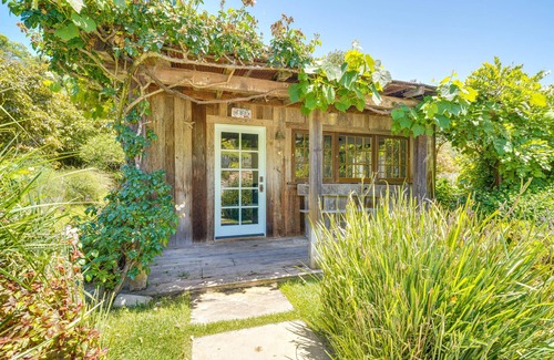 Carpinteria Cottage | Farmhouse-chic Carpinteria Cottage w/Pool Access