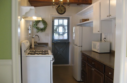 El Cajon Apartment | Farmhouse cottage Retreat with Mountain View’s.