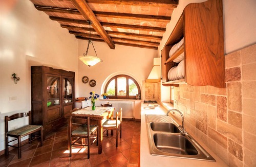 Bollano Apartment | Farmhouse for 4 people with swimming pool in Asciano in the Crete Senesi area