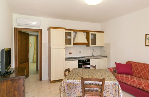 Campiglia Marittima Other | Farmhouse "Il Girasole - Melo" with Shared Pool, Shared Garden & Wi-Fi