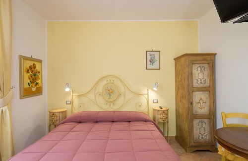 Campiglia Marittima Other | Farmhouse "Il Girasole - Cappero" with Shared Pool, Shared Garden & Wi-Fi