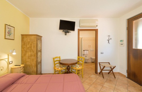 Campiglia Marittima Other | Farmhouse "Il Girasole - Cappero" with Shared Pool, Shared Garden & Wi-Fi
