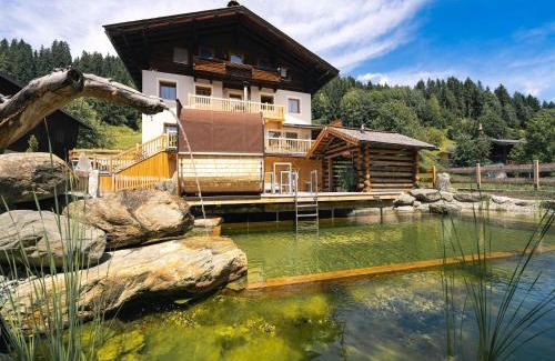 Bramberg am Wildkogel House | Farmhouse in Bramberg with Sauna & Ski Access, cleaning included
