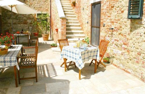 Asciano House | Farmhouse in Tuscany with Pool & Scenic Views