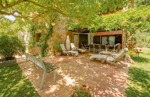Garrigas House | Farmhouse surrounded by nature and fields just 20 minutes from the beach