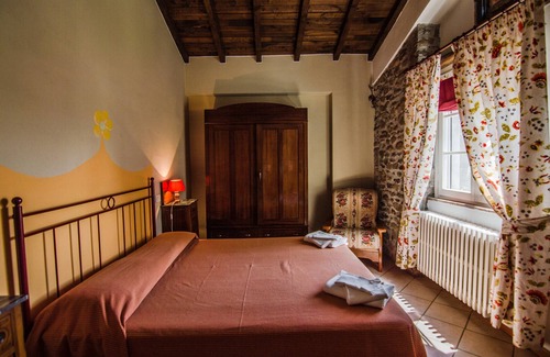 Mologno Other | Farmhouse with Farm in the hills of Barga: Il Loggiato