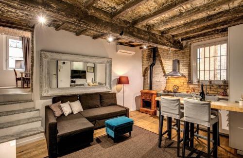 Rione VII Regola Apartment | Farnese House in Rome