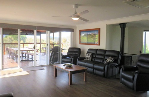 Goughs Bay House | Farr Gough - Close to Lake Eildon