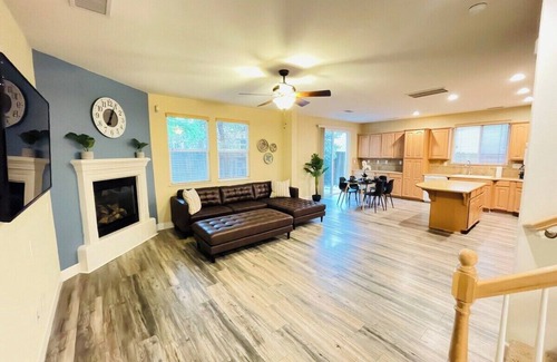 Reno House | Fascinating 4Bdroom/5TV/Sleeps16